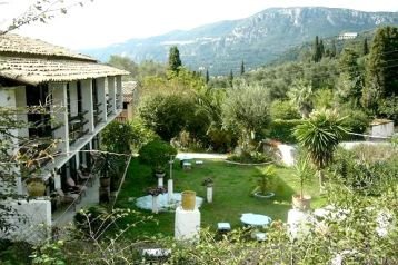 Grecia Privát Liapádes, Exterior